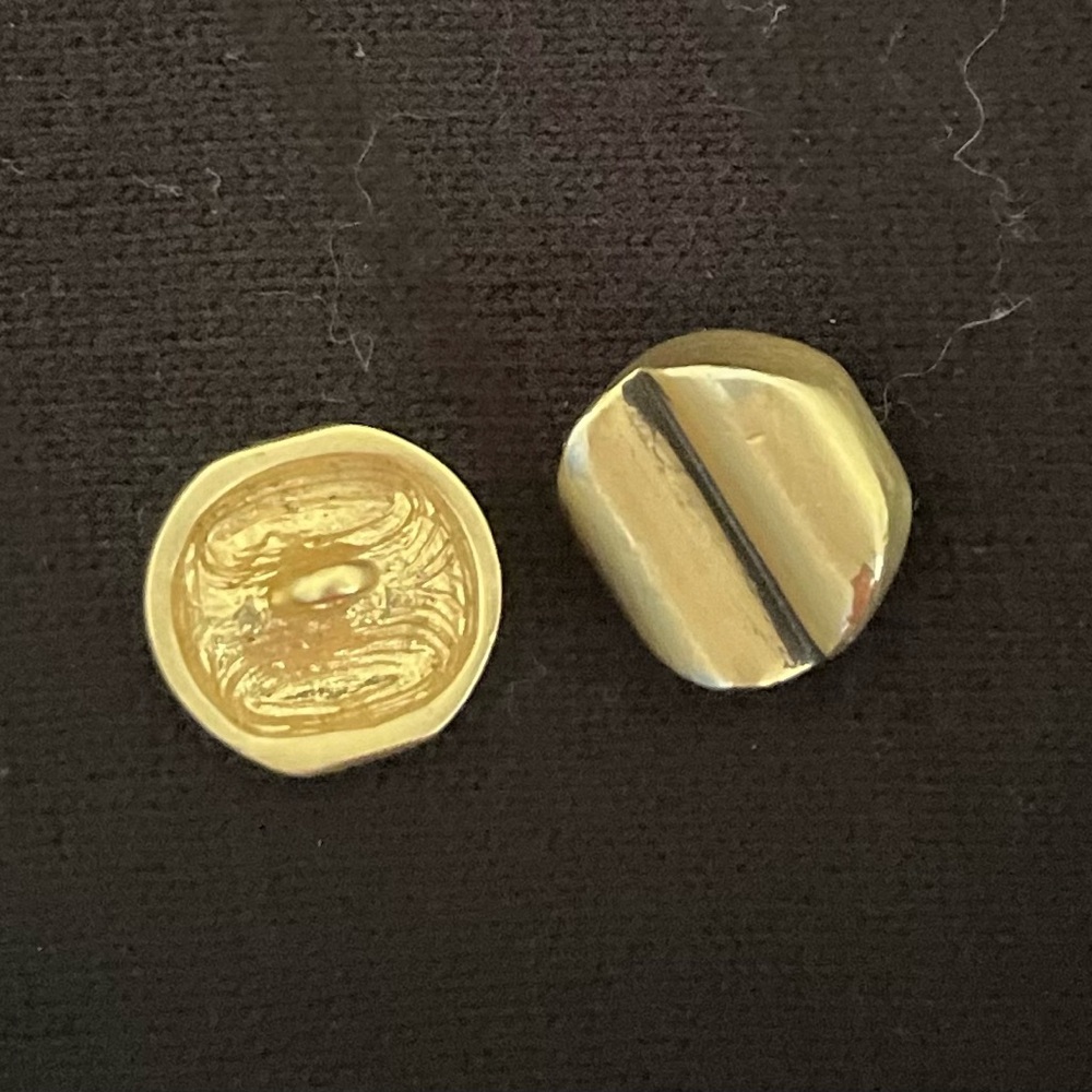 St. John 3/4” brassy buttons (lot of 5) - Picture 4 of 4